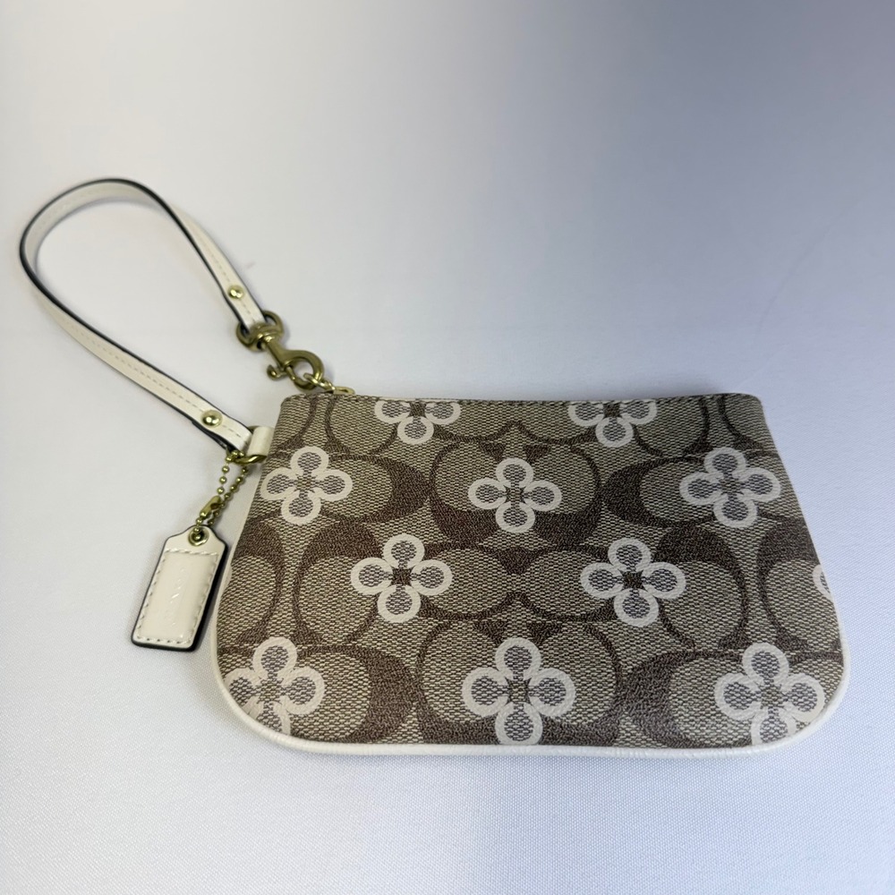 Coach Coated Canvas Wristlet Brown Floral Clover NWOT